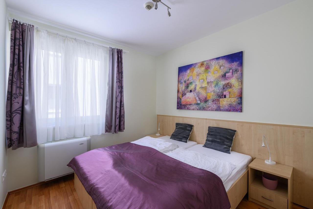 Mirage Wellness Apartman Hajduszoboszlo Ngoại thất bức ảnh